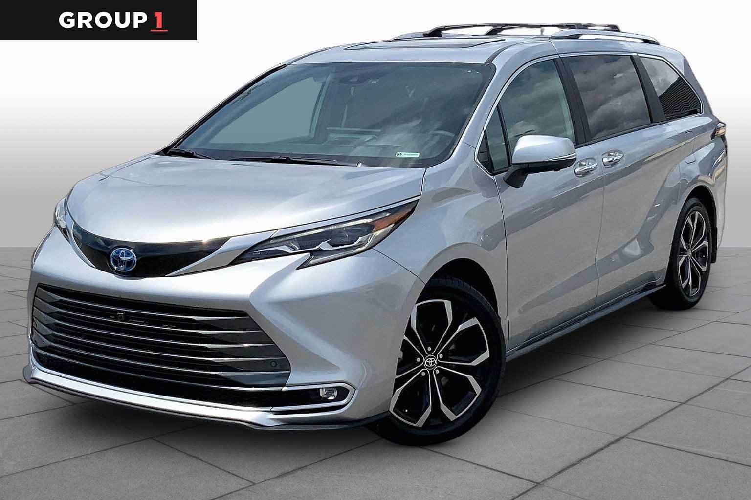 Used 2025 Toyota Sienna Platinum