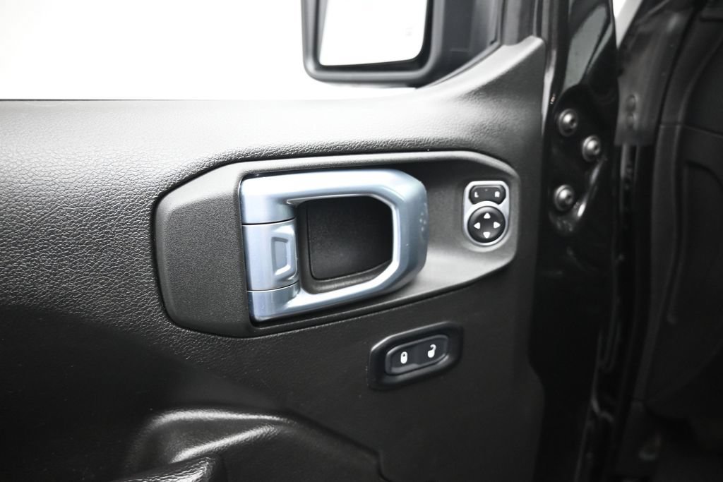 Used 2024 Jeep Wrangler Unlimited Rubicon 4xe w/ Technology Group AWD/4WD image 10
