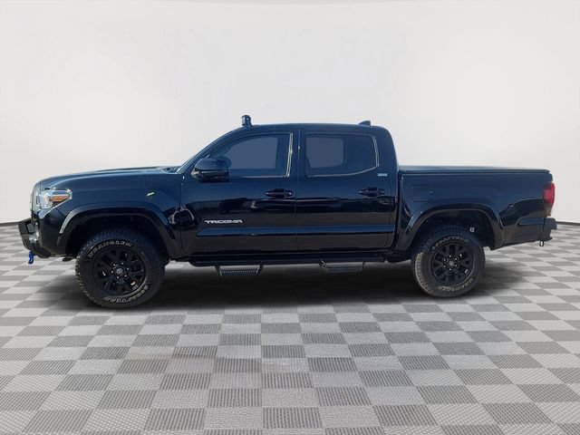 Used 2022 Toyota Tacoma SR5 AWD/4WD image 2