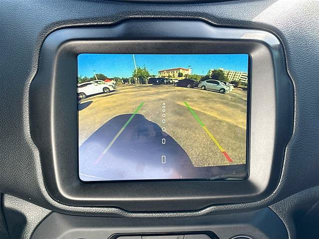Used 2022 Jeep Renegade Altitude AWD/4WD image 15