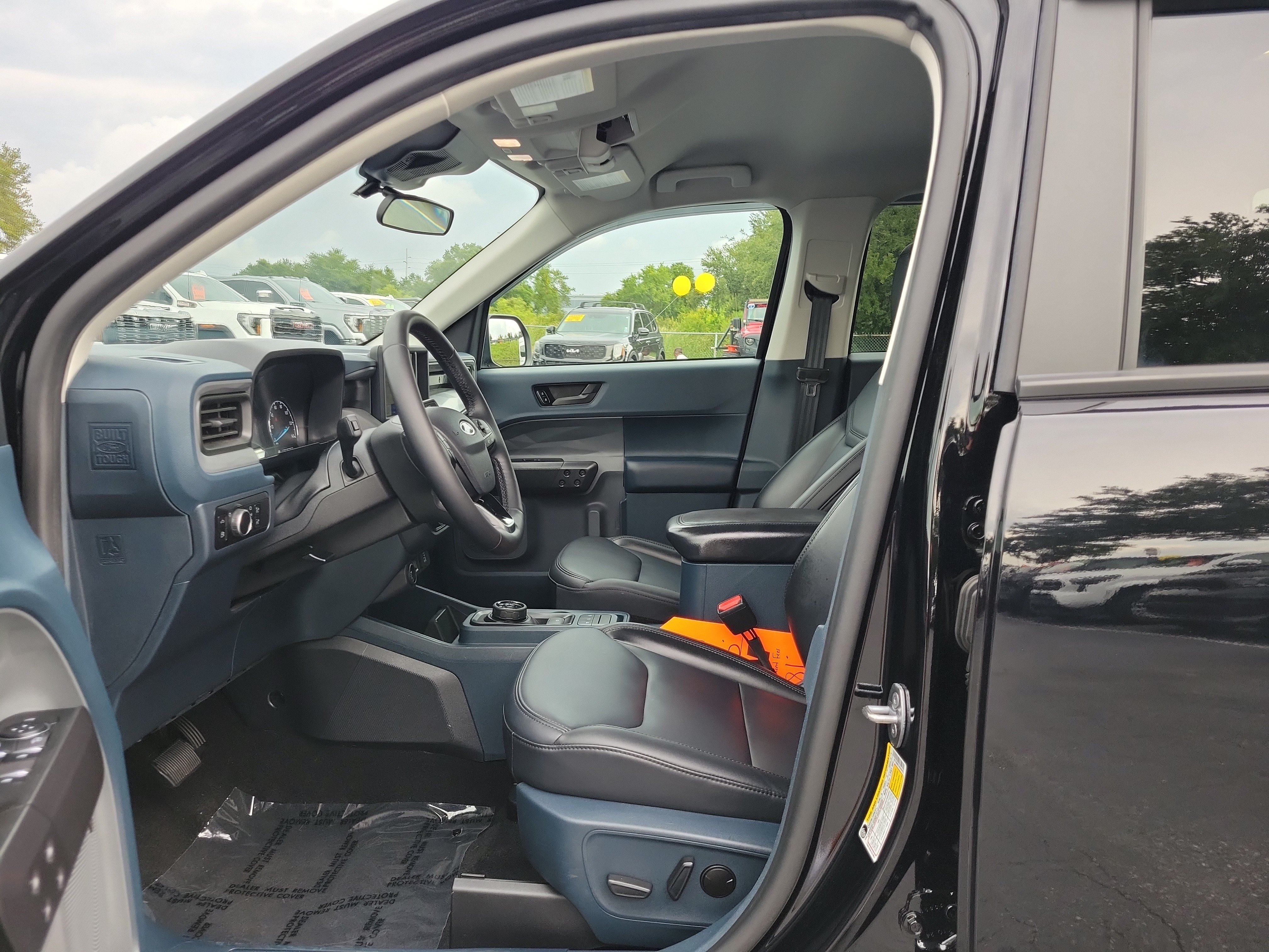 Certified 2024 Ford Maverick Lariat w/ Black Appearance Package FWD image 17