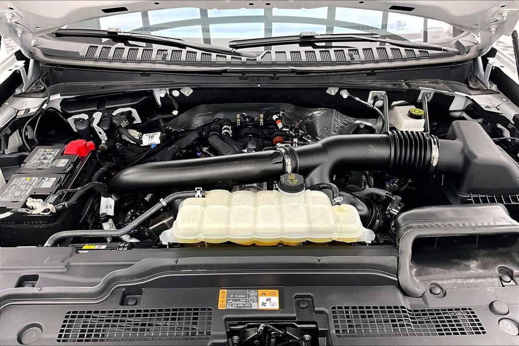 Certified 2025 Ford Expedition Active AWD/4WD image 10
