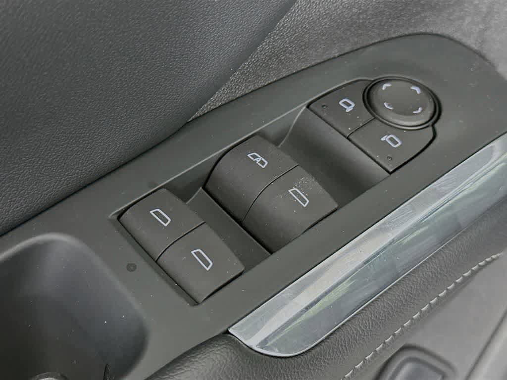 Used 2025 Chevrolet Traverse LT w/ Driver Confidence Package FWD image 30