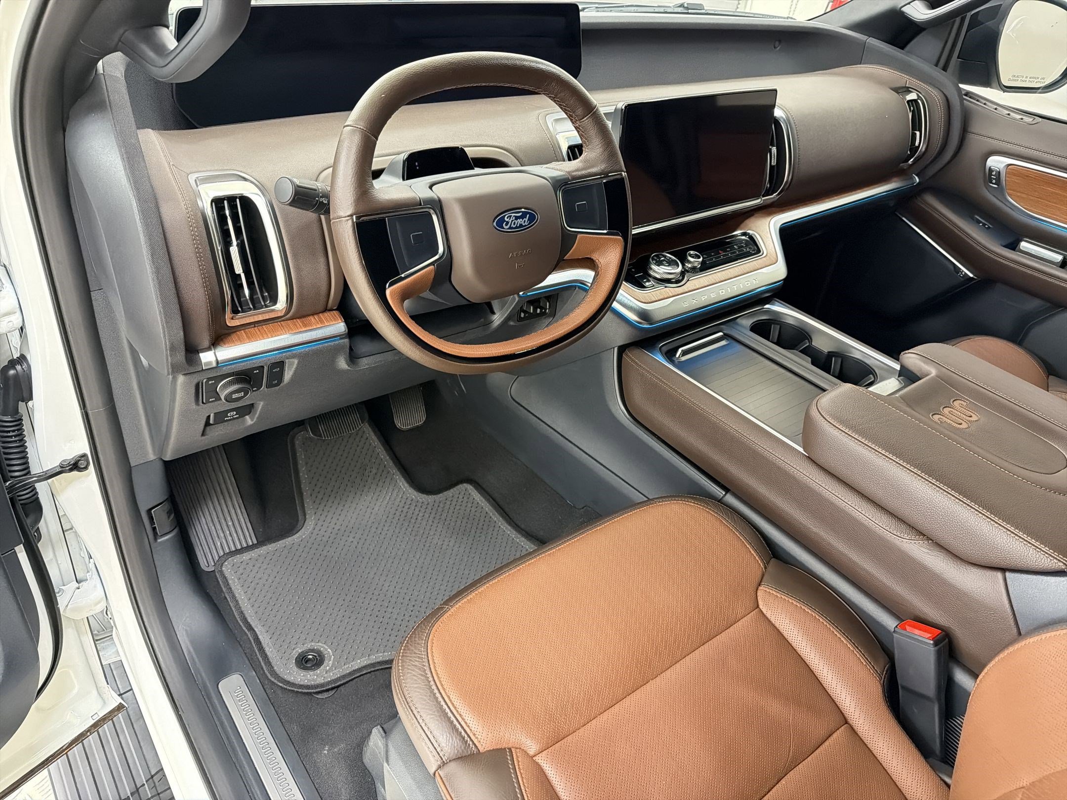 Certified 2025 Ford Expedition King Ranch AWD/4WD image 4