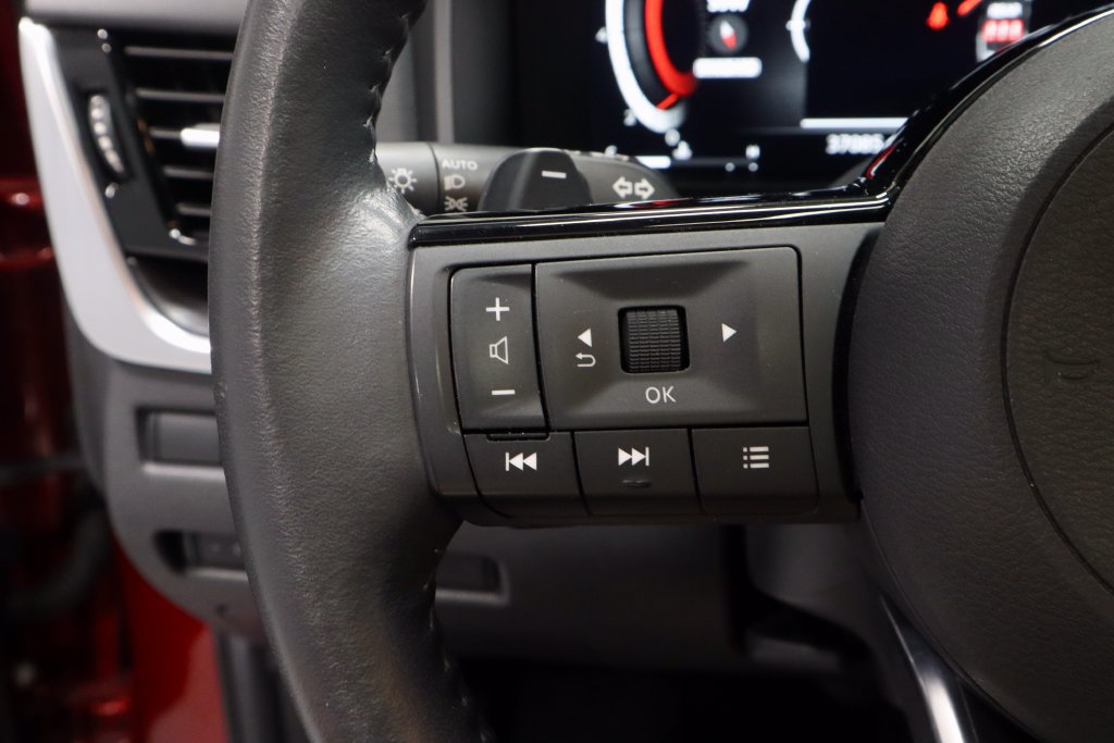Used 2023 Nissan Rogue Platinum FWD image 28