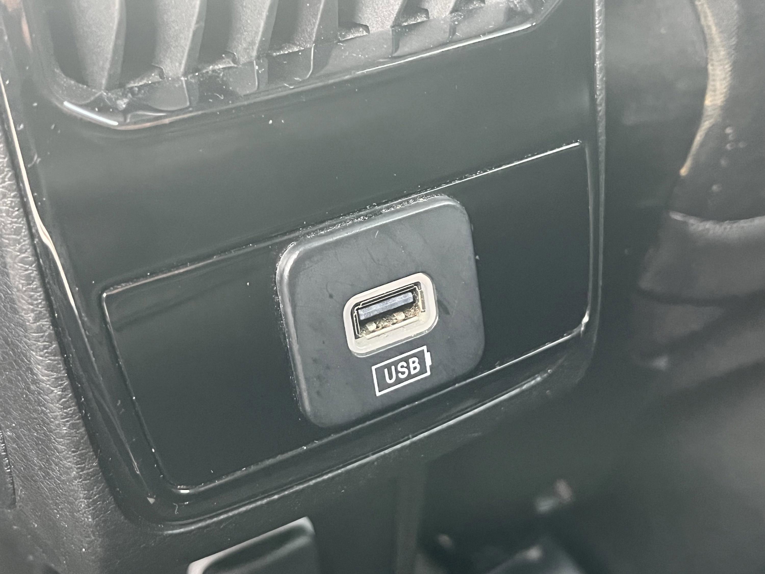 Used 2023 Jeep Compass Limited image 31