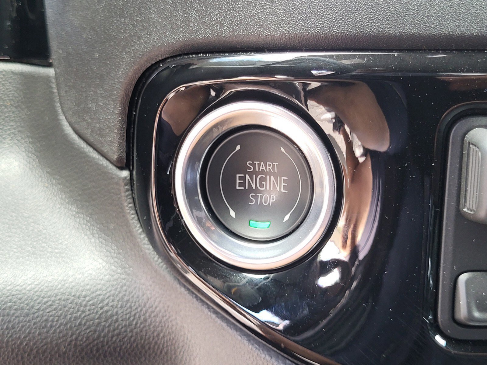 Used 2026 GMC Sierra 1500 SLT image 25