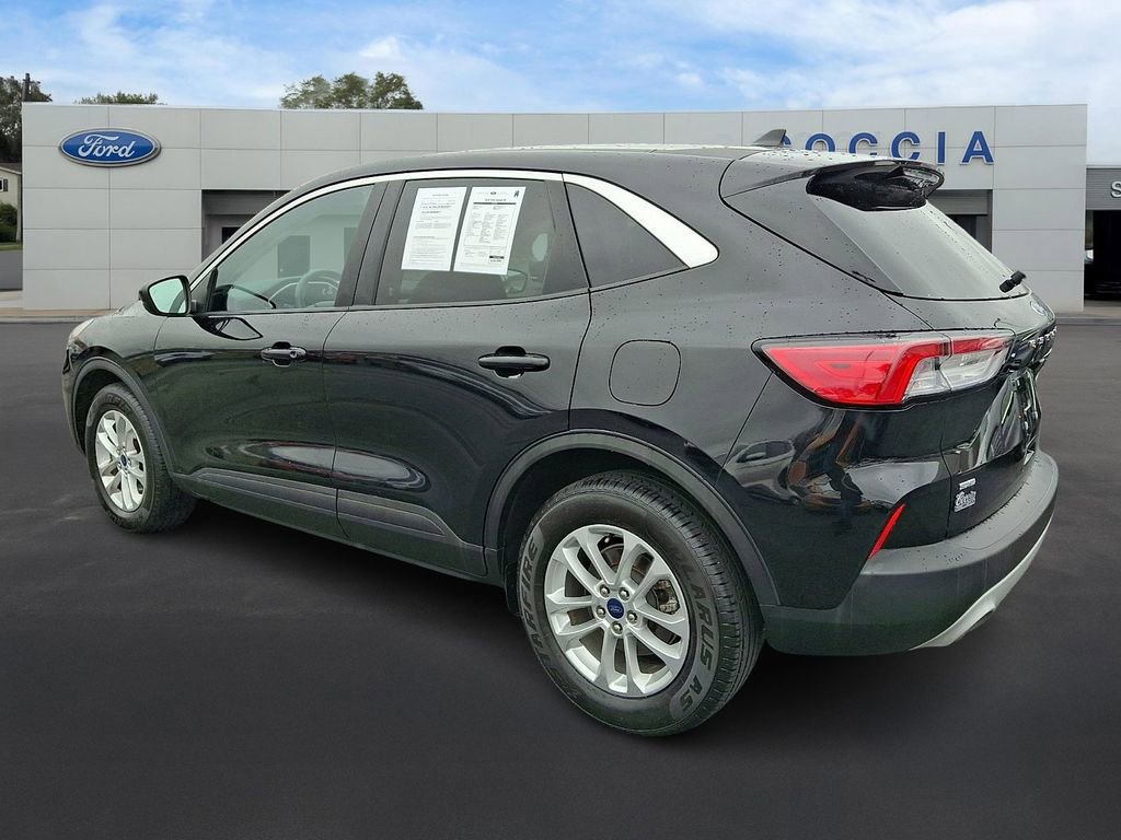 Certified 2020 Ford Escape SE image 3