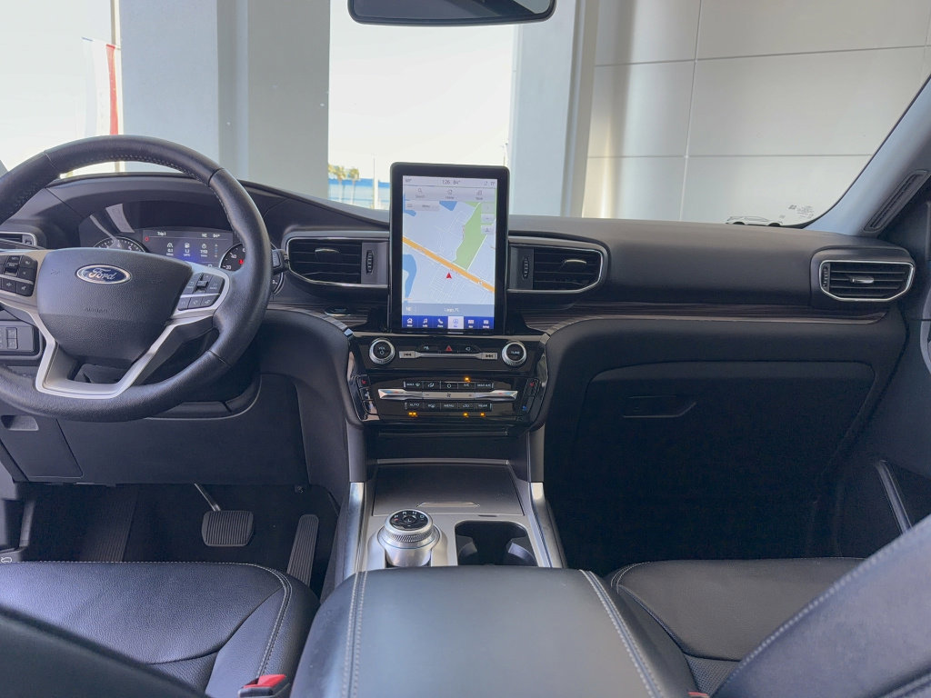 Certified 2023 Ford Explorer Limited w/ Limited Technology Package image 31