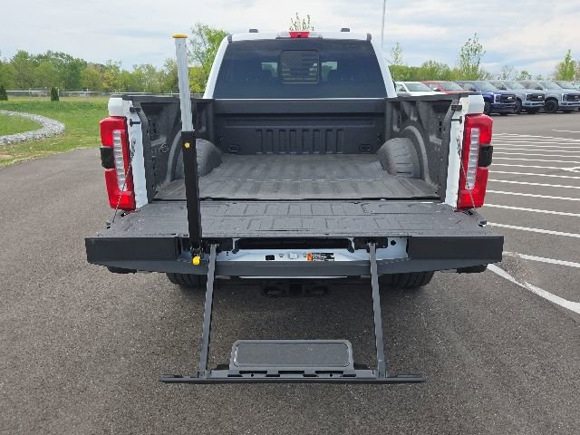 Certified 2024 Ford F250 Lariat w/ Lariat Ultimate Package AWD/4WD image 11