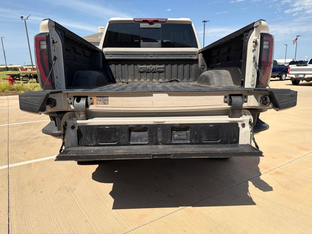 Used 2026 GMC Sierra 2500 AT4X w/ LPO, Black Badging Package AWD/4WD image 8