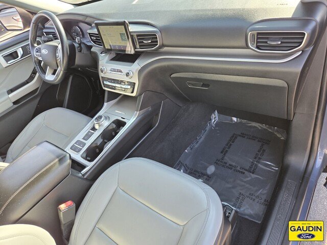 Certified 2021 Ford Explorer XLT w/ Equipment Group 202A RWD image 18