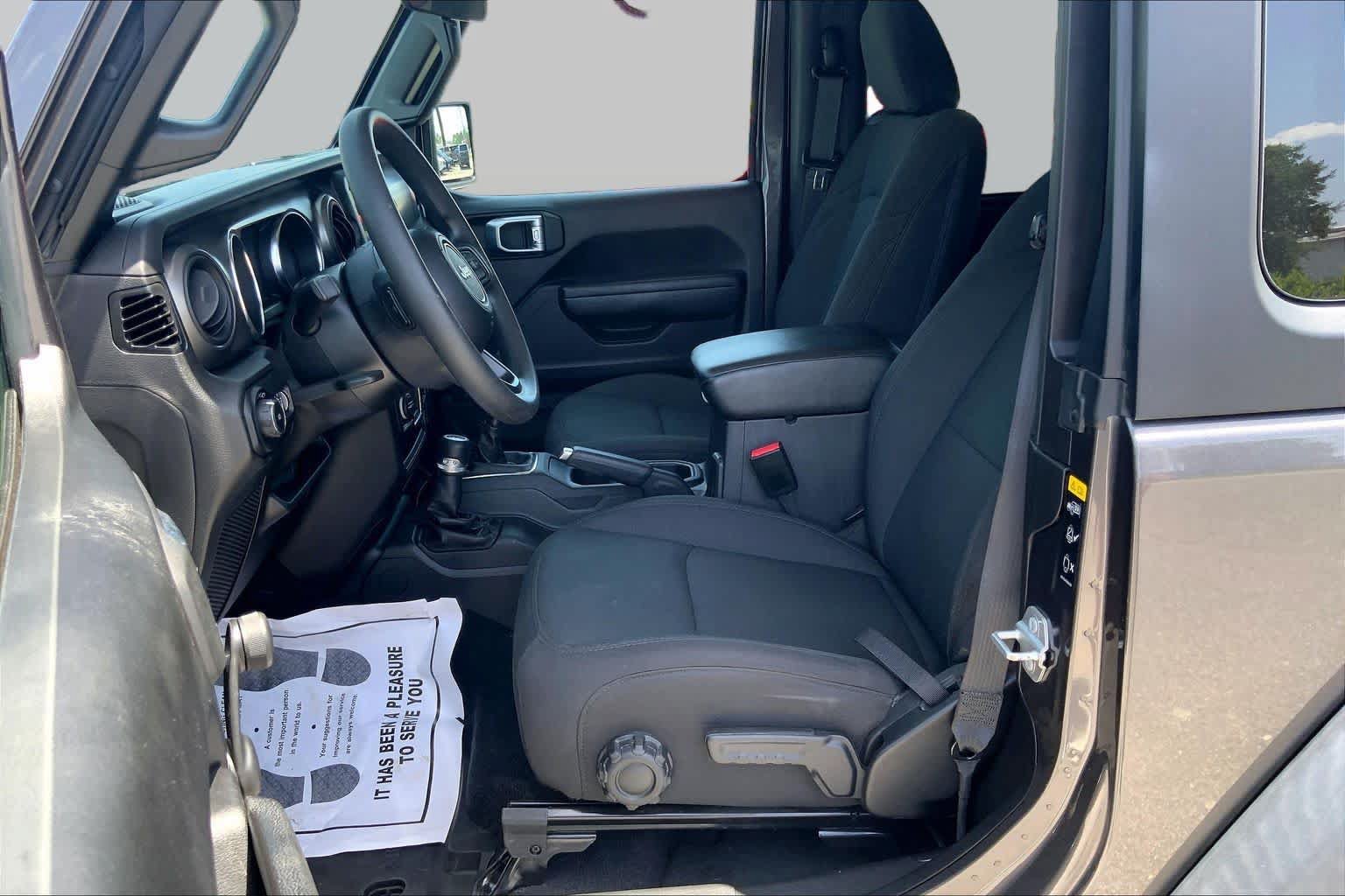 Used 2022 Jeep Wrangler Sport AWD/4WD image 8