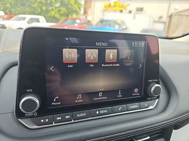 Used 2025 Nissan Rogue SV FWD image 25