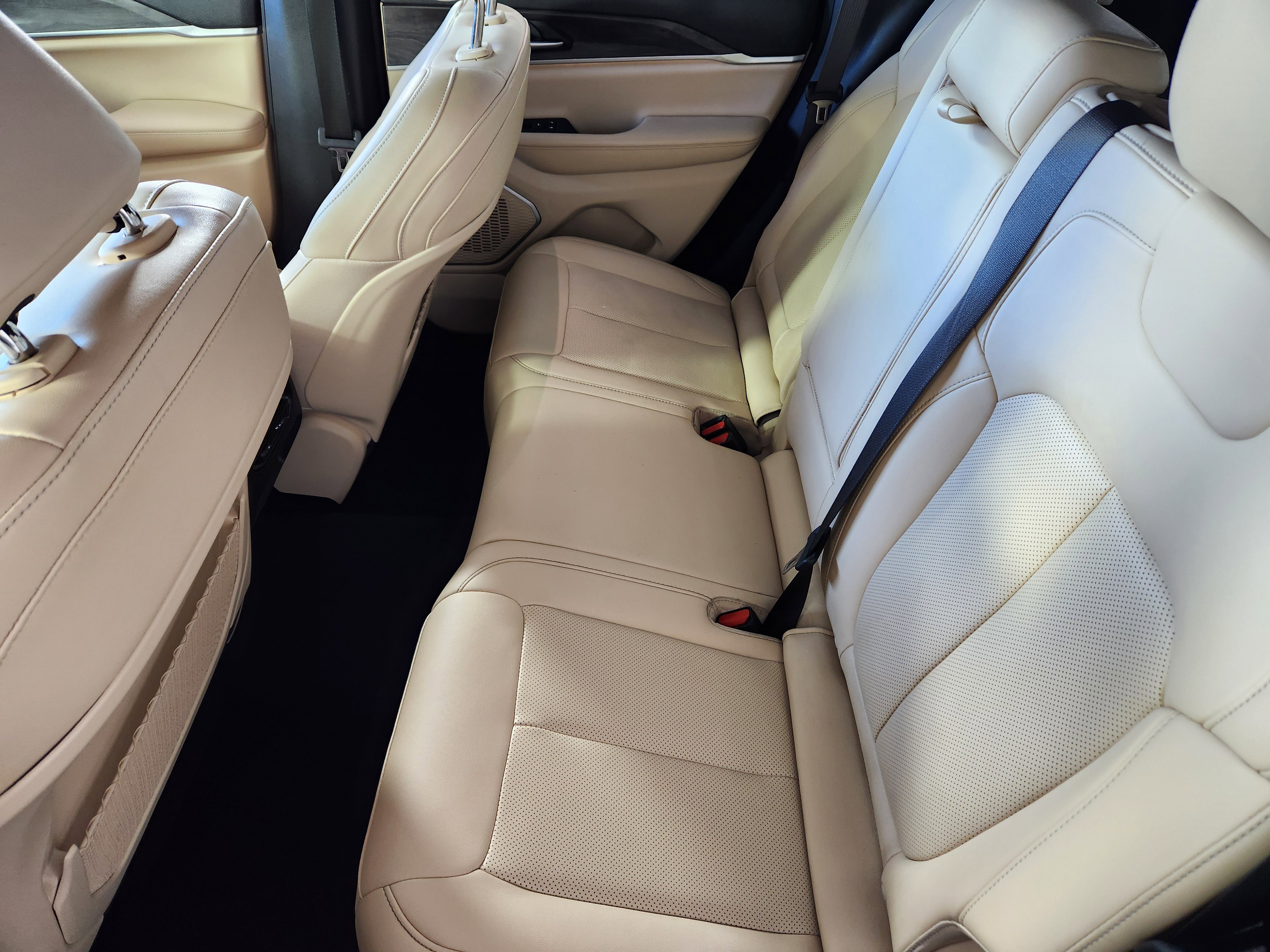 Used 2024 Jeep Grand Cherokee Limited 4xe w/ Luxury Tech Group II image 14