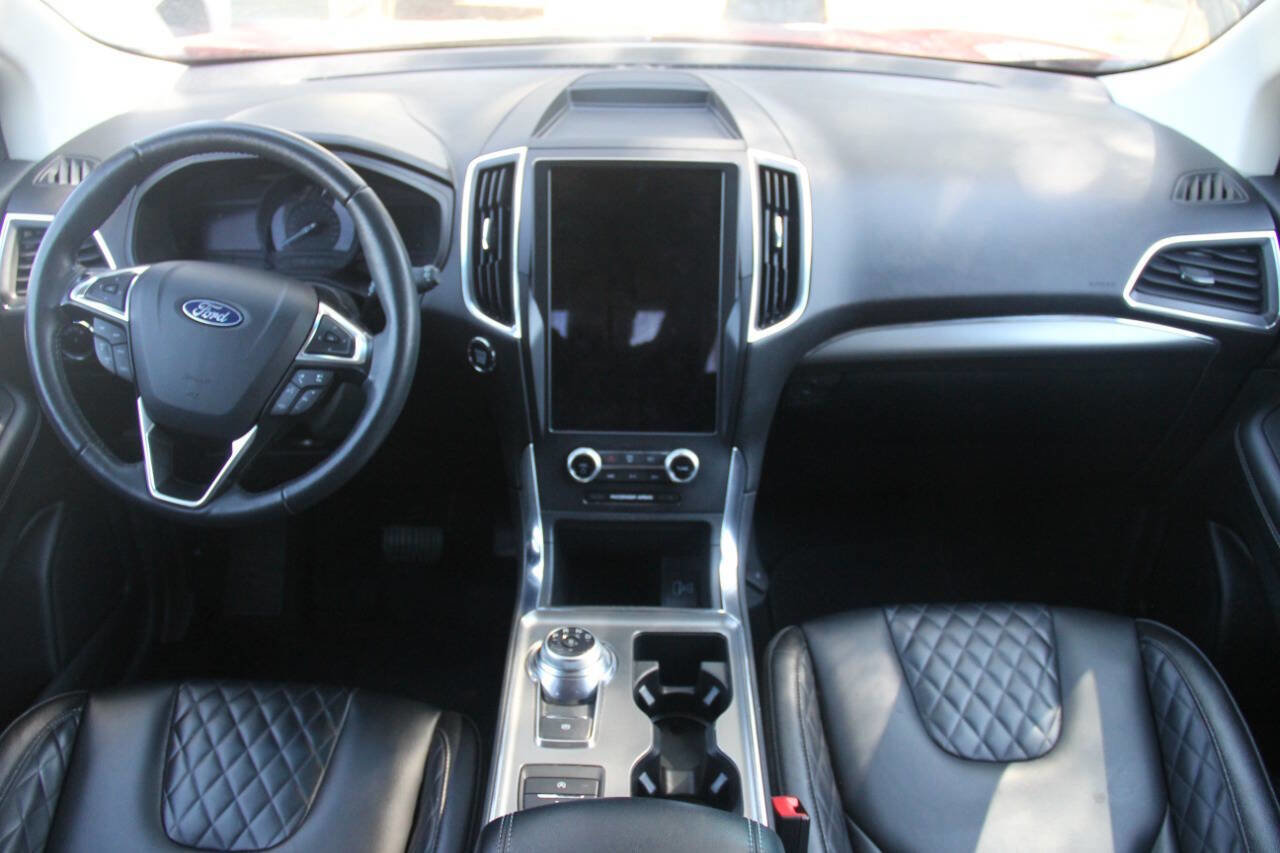 Certified 2024 Ford Edge Titanium AWD/4WD image 14