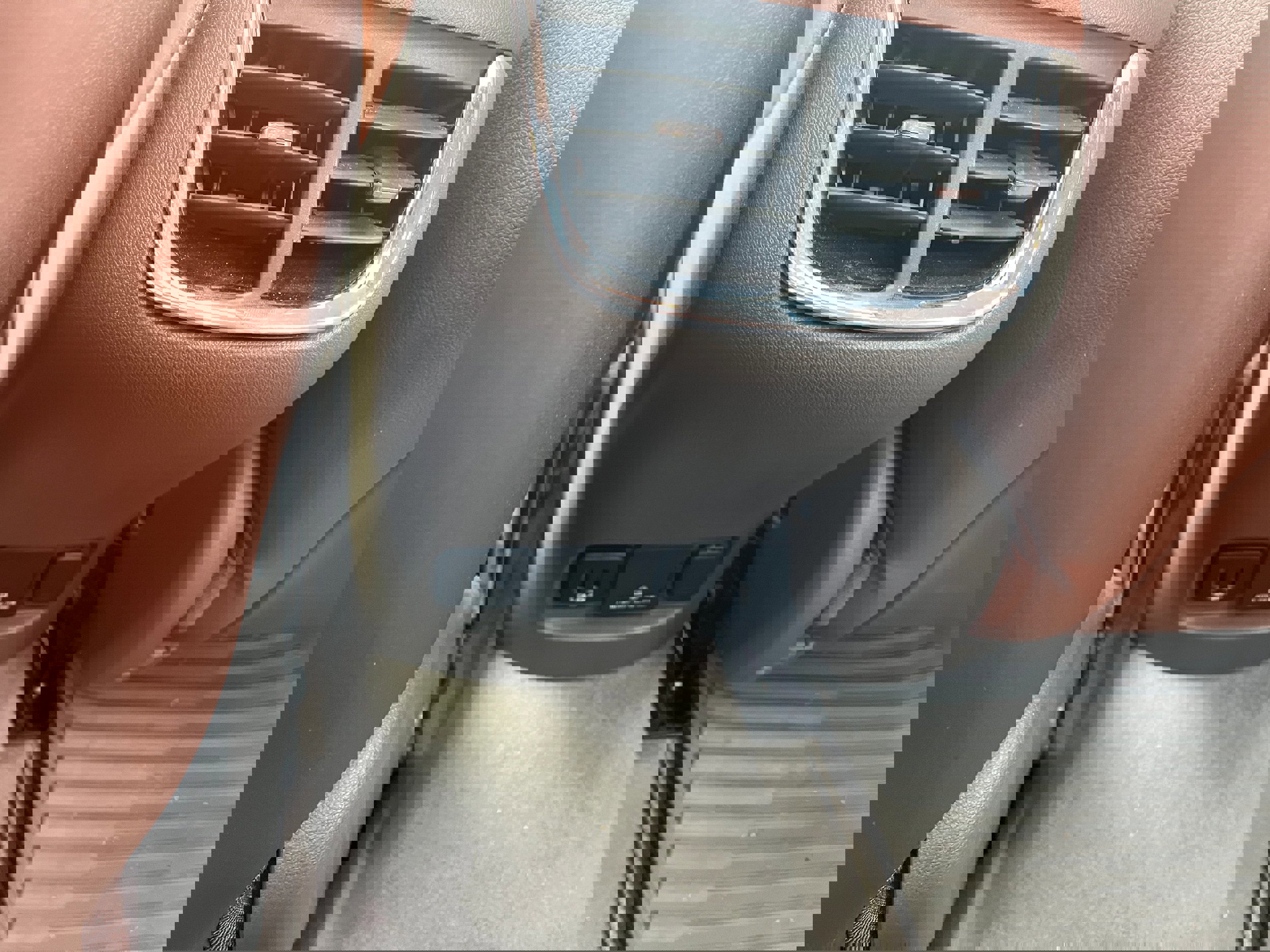 Used 2017 Chevrolet Malibu LT w/ Leather Package image 13