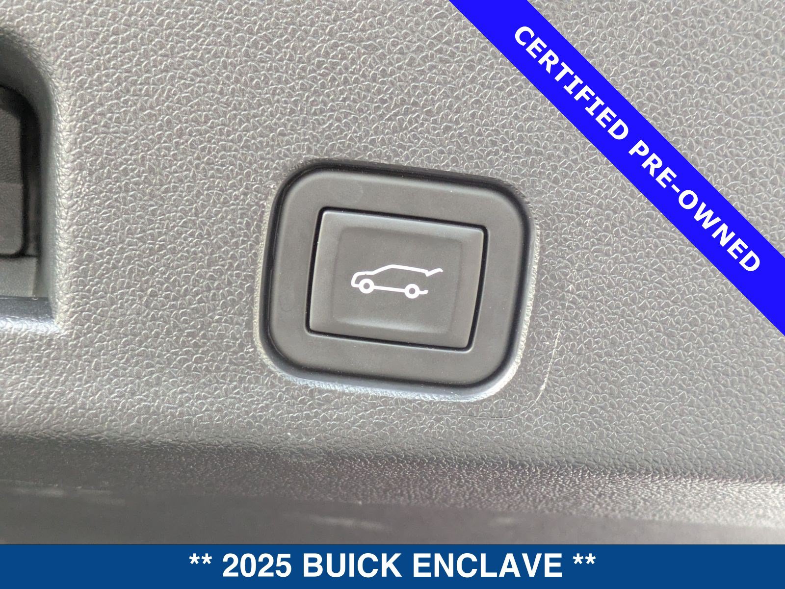 Used 2025 Buick Enclave Sport Touring w/ Power Package FWD image 15