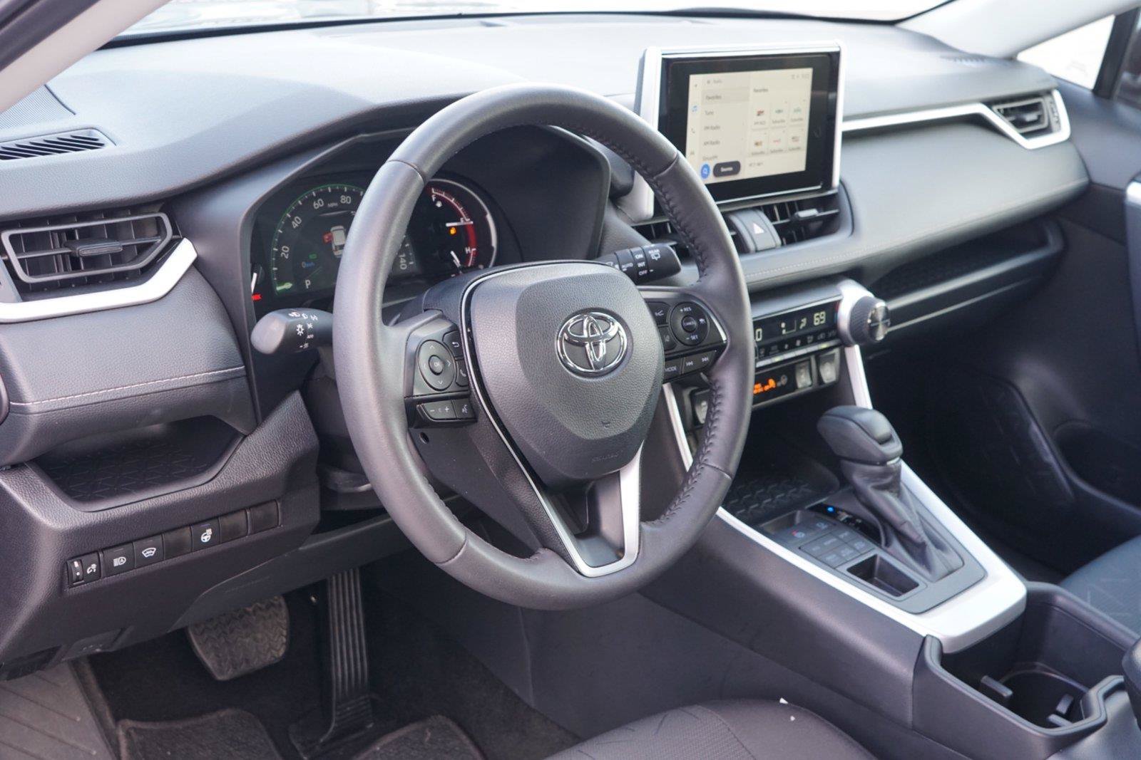 Used 2025 Toyota RAV4 XLE w/ Weather Package AWD/4WD image 9