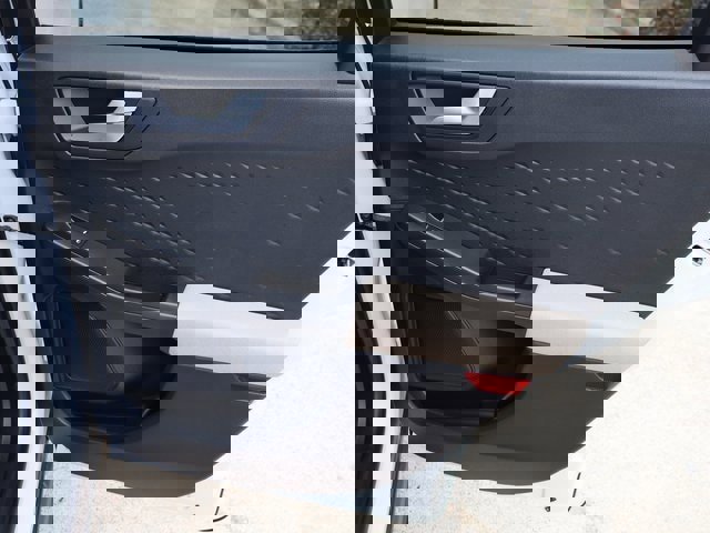 Certified 2020 Ford Escape SE image 19