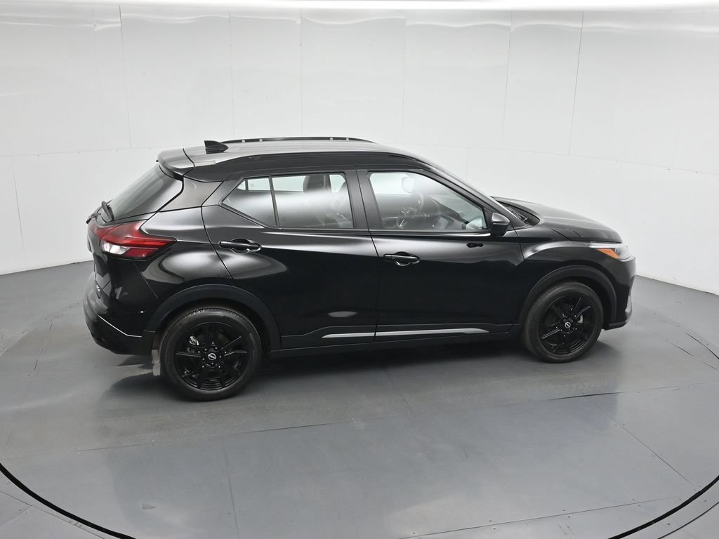 Used 2023 Nissan Kicks SR w/ SR Premium Package FWD image 39