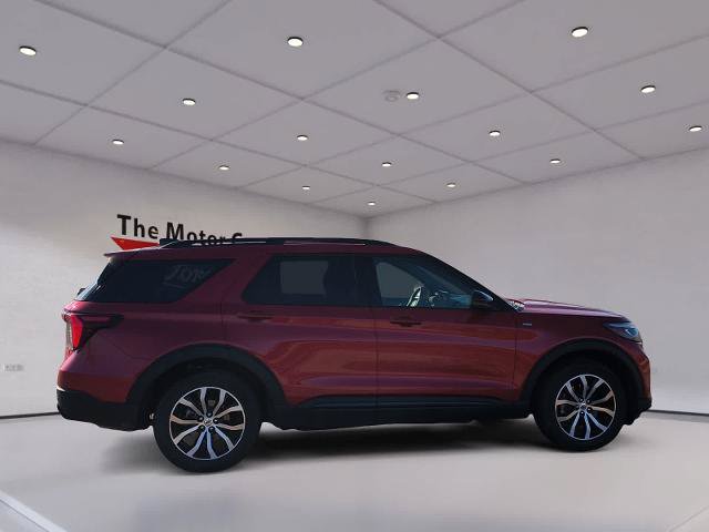 Certified 2025 Ford Explorer ST-Line AWD/4WD image 4