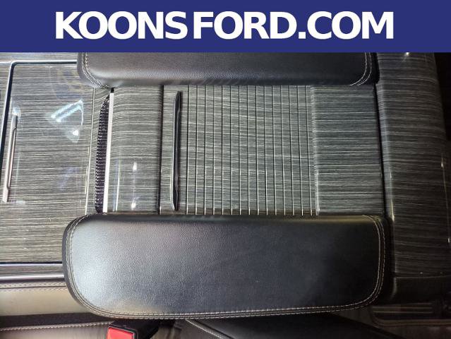 Used 2022 Jeep Wagoneer Series III w/ Rear Seat Video Group 1 AWD/4WD image 25