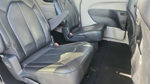 Used 2022 Chrysler Pacifica Touring-L FWD image 34