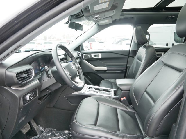 Certified 2023 Ford Explorer XLT w/ Equipment Group 202A image 7