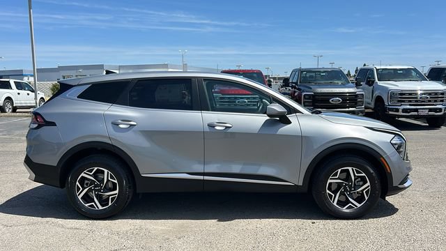 Used 2023 Kia Sportage LX AWD/4WD image 2