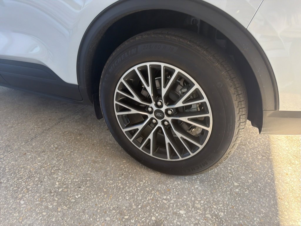 Certified 2026 Ford Escape SE image 5