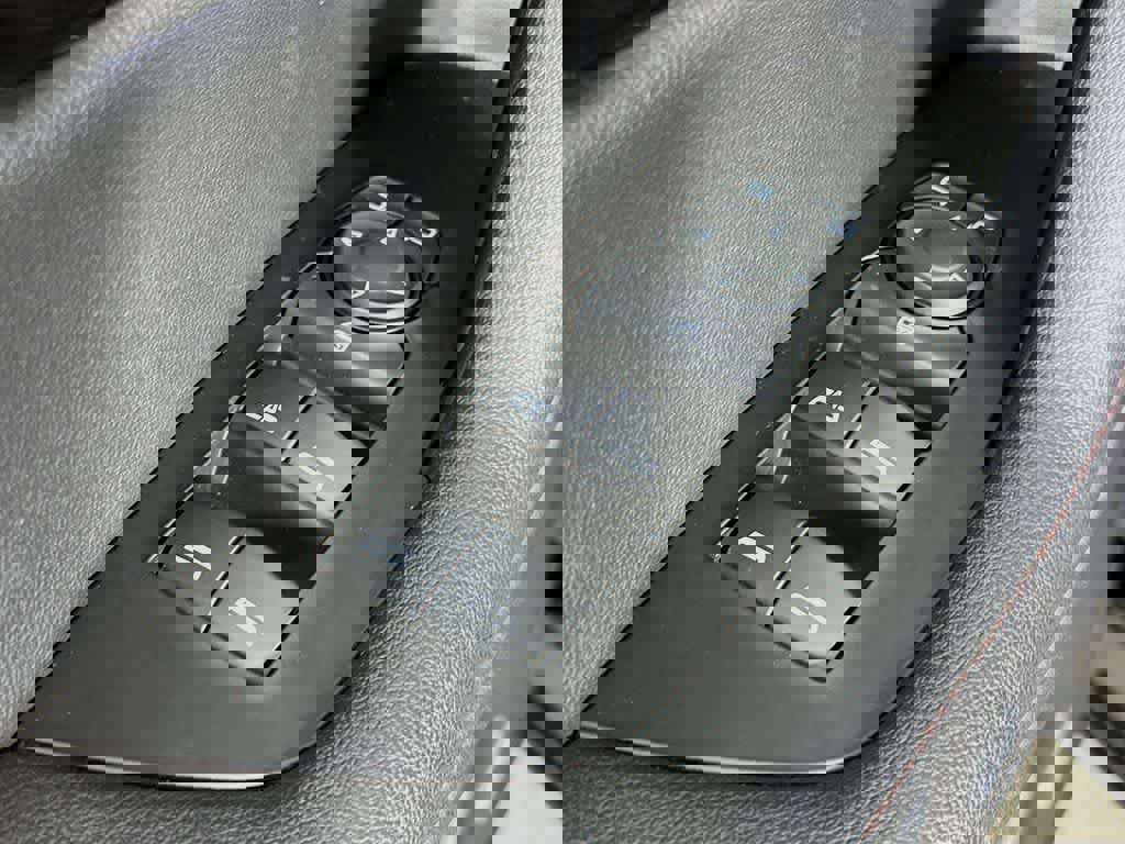 Used 2023 Chevrolet Blazer RS w/ Enhanced Convenience Package image 29