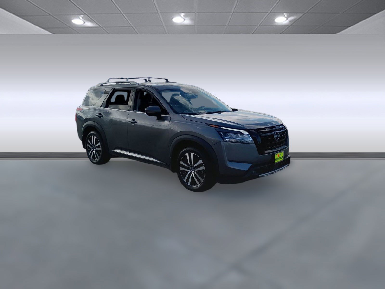 Used 2024 Nissan Pathfinder Platinum image 7