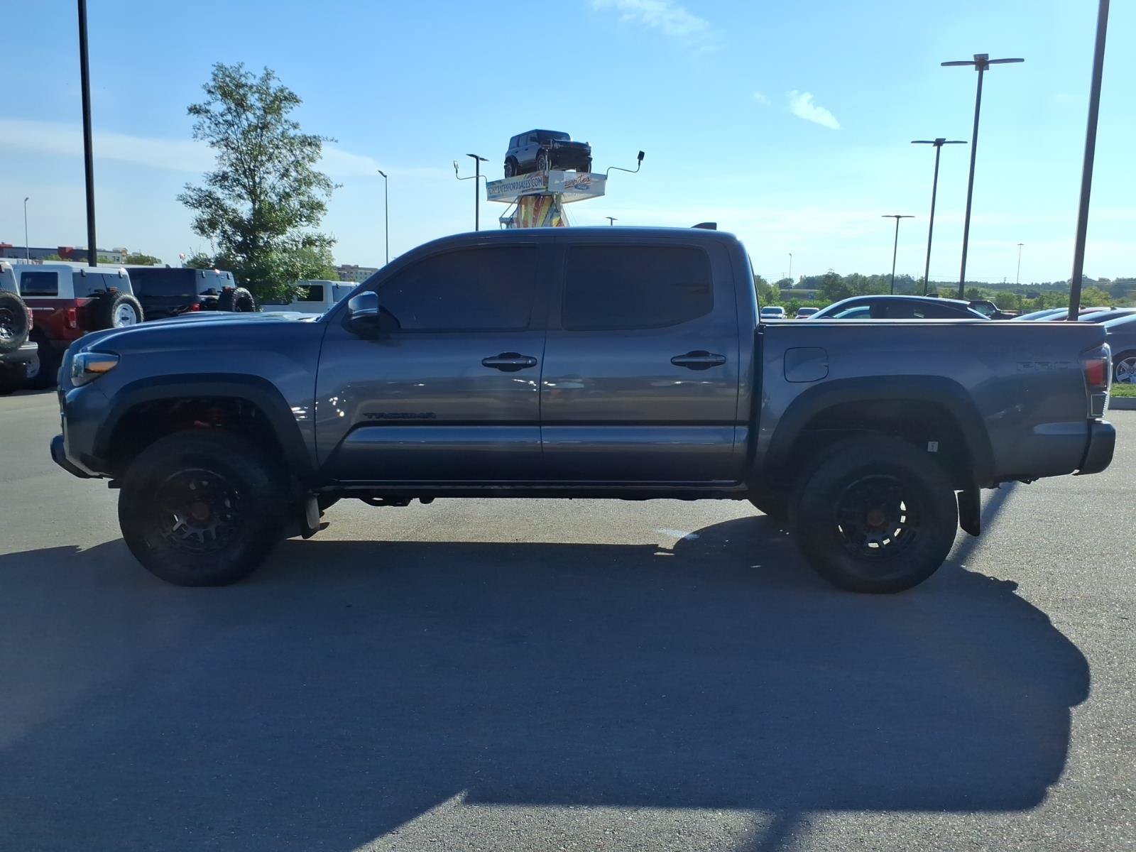 Used 2022 Toyota Tacoma TRD Pro AWD/4WD image 6