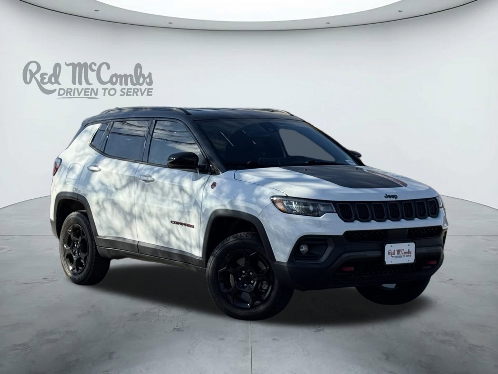 Used 2024 Jeep Compass Trailhawk image 1