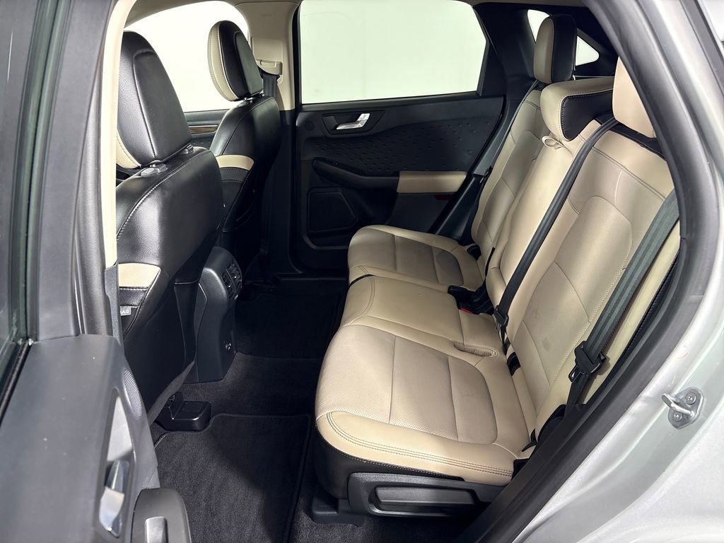 Certified 2020 Ford Escape Titanium FWD image 30