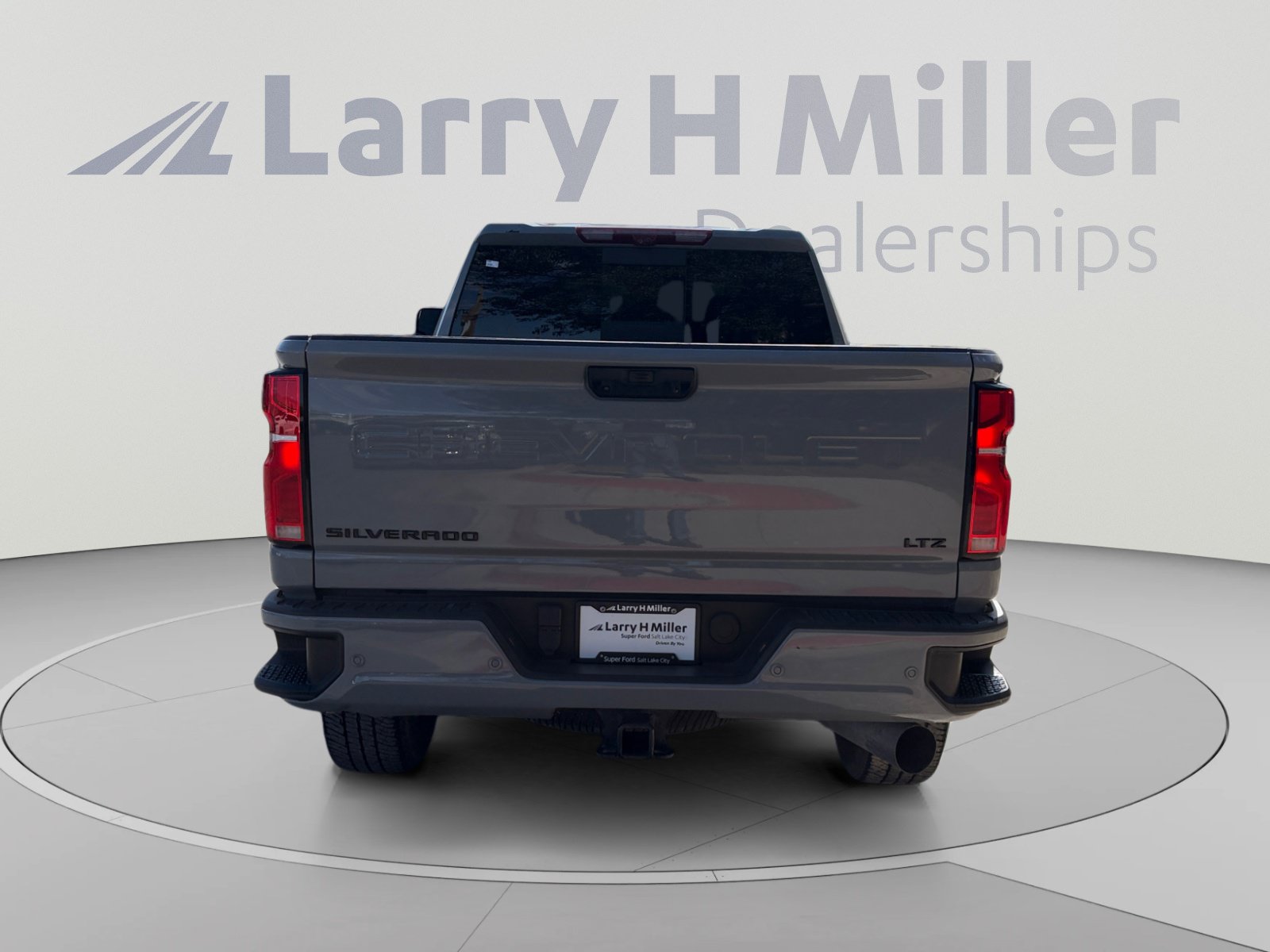 Used 2024 Chevrolet Silverado 3500 LTZ w/ LTZ Plus Package AWD/4WD image 4