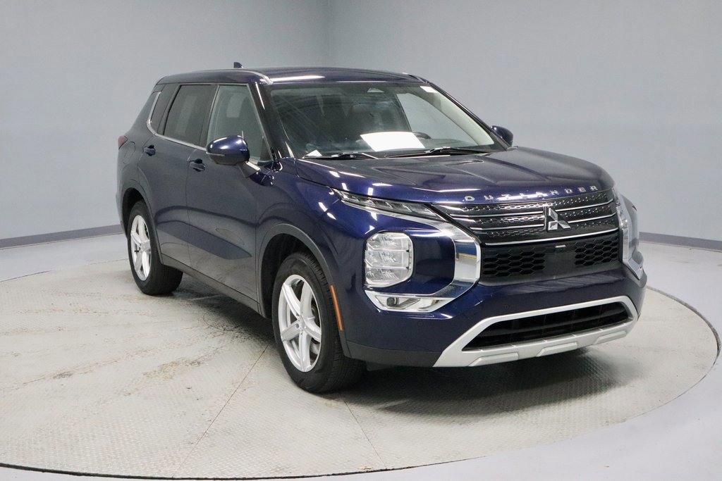 Used 2022 Mitsubishi Outlander SE image 8