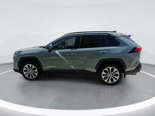 Used 2022 Toyota RAV4 XLE Premium AWD/4WD image 6
