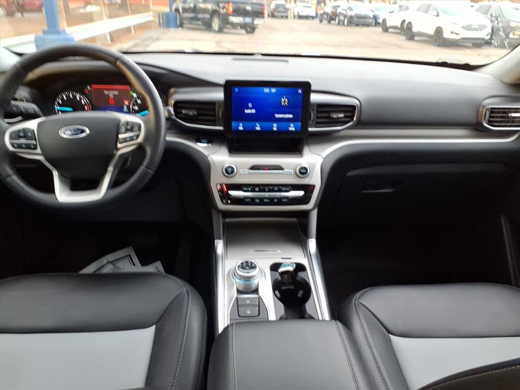 Certified 2022 Ford Explorer XLT w/ Equipment Group 202A image 14