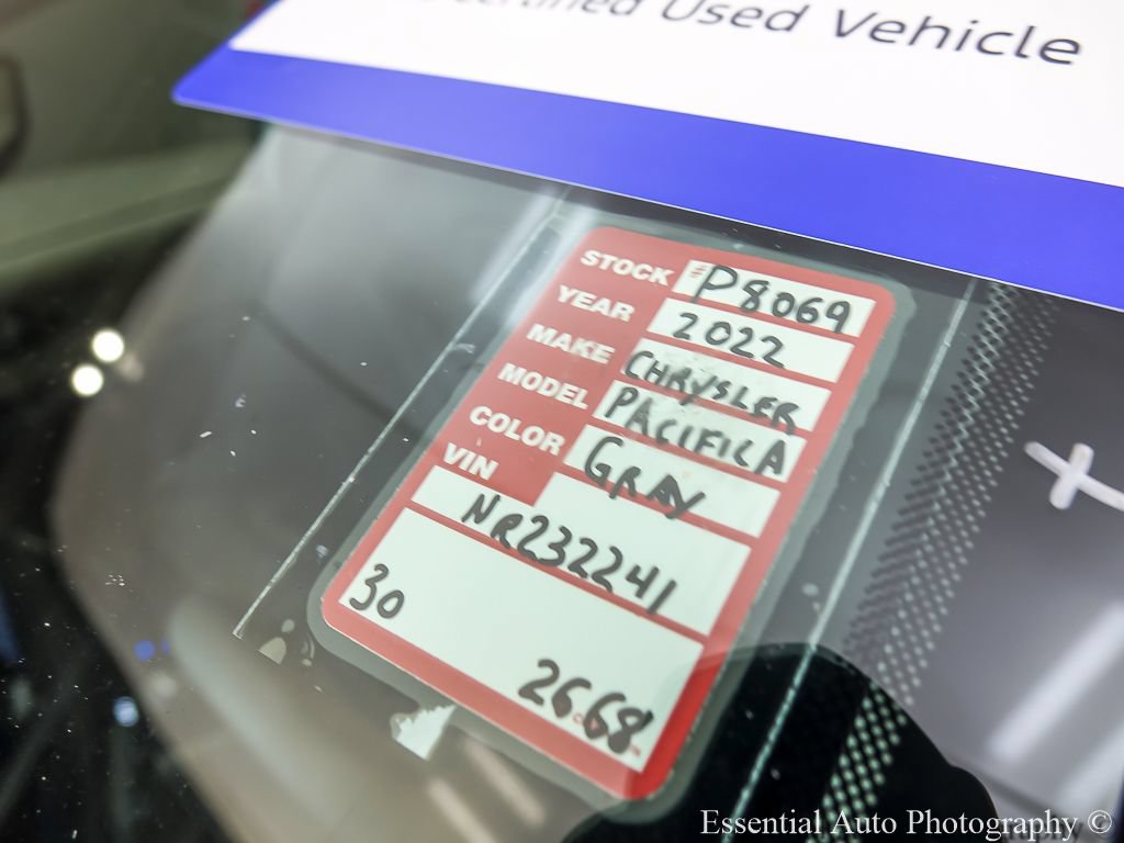 Used 2022 Chrysler Pacifica Touring-L FWD image 24