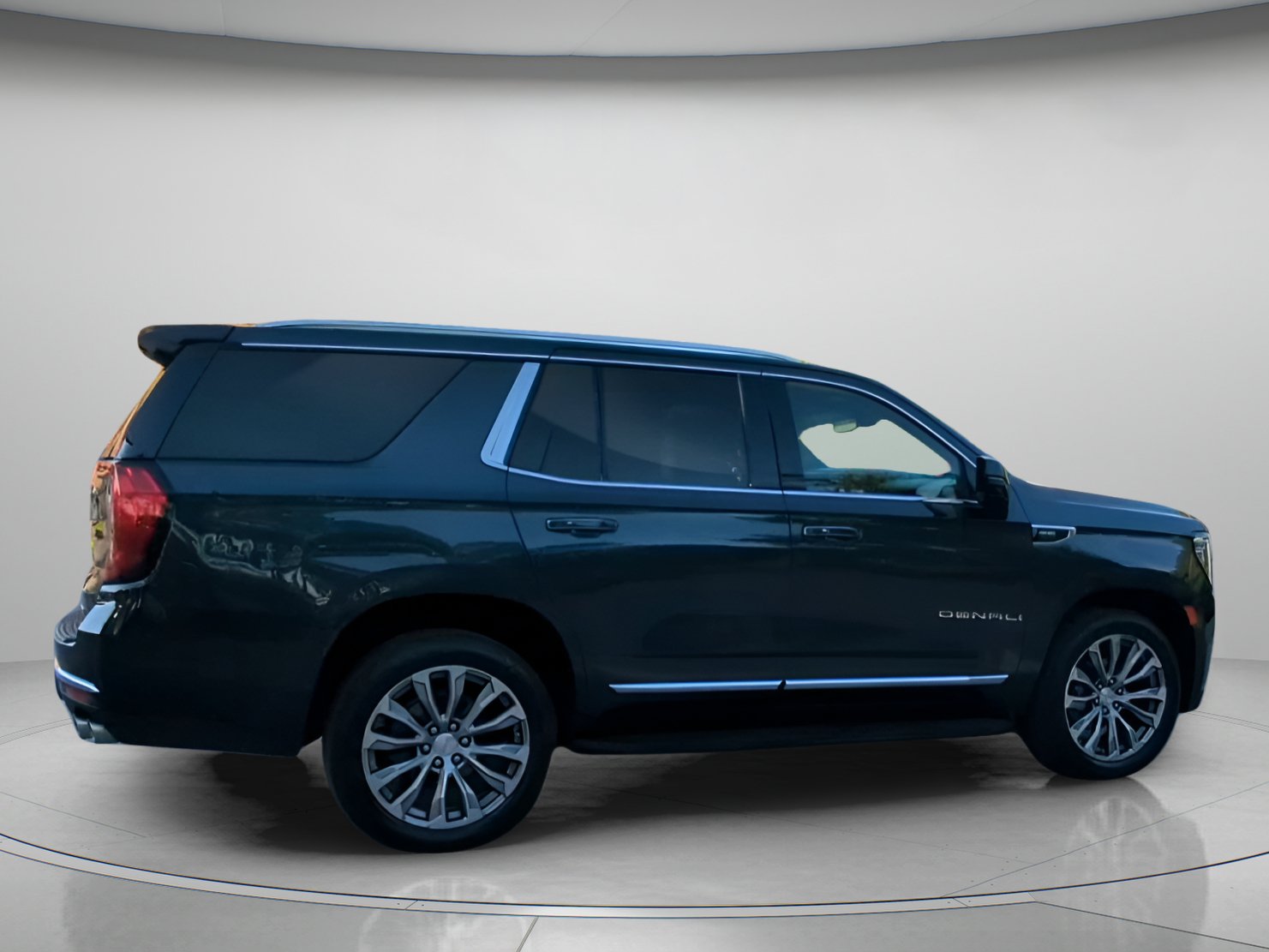 Used 2021 GMC Yukon Denali RWD image 30
