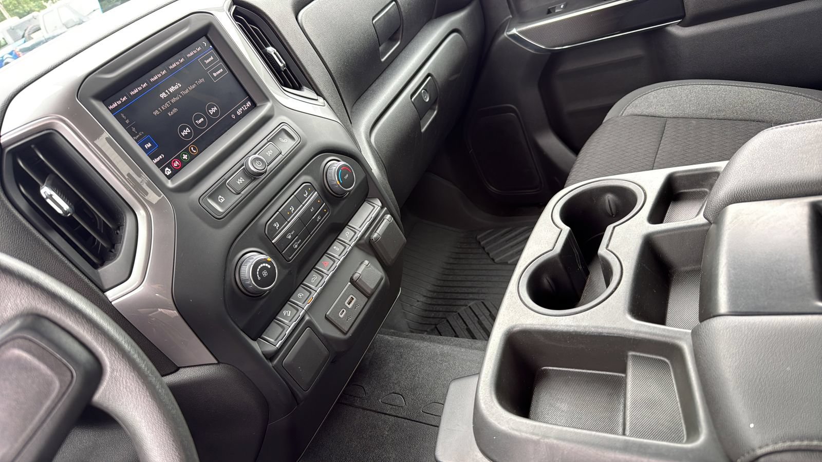 Used 2022 Chevrolet Silverado 1500 Custom Trail Boss w/ Midnight Edition AWD/4WD image 19