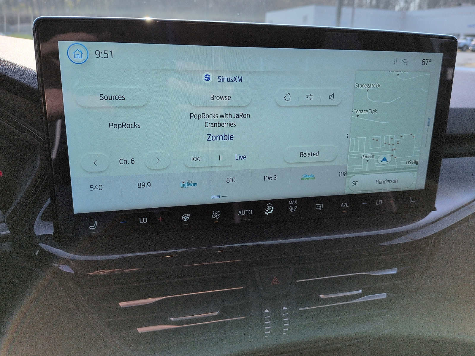 Certified 2025 Ford Escape ST-Line w/ Tech Pack #1 AWD/4WD image 19