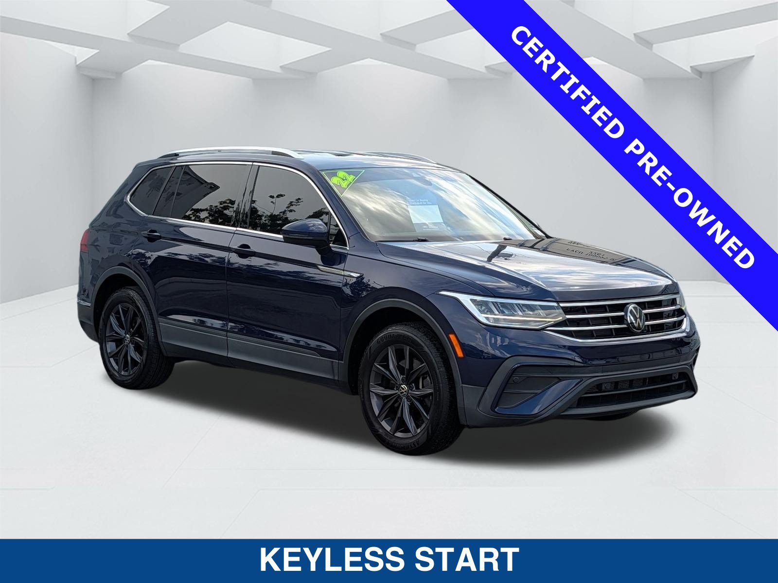 Used 2022 Volkswagen Tiguan SE FWD image 3