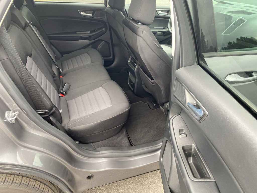 Certified 2022 Ford Edge SE w/ Black Appearance Package AWD/4WD image 11