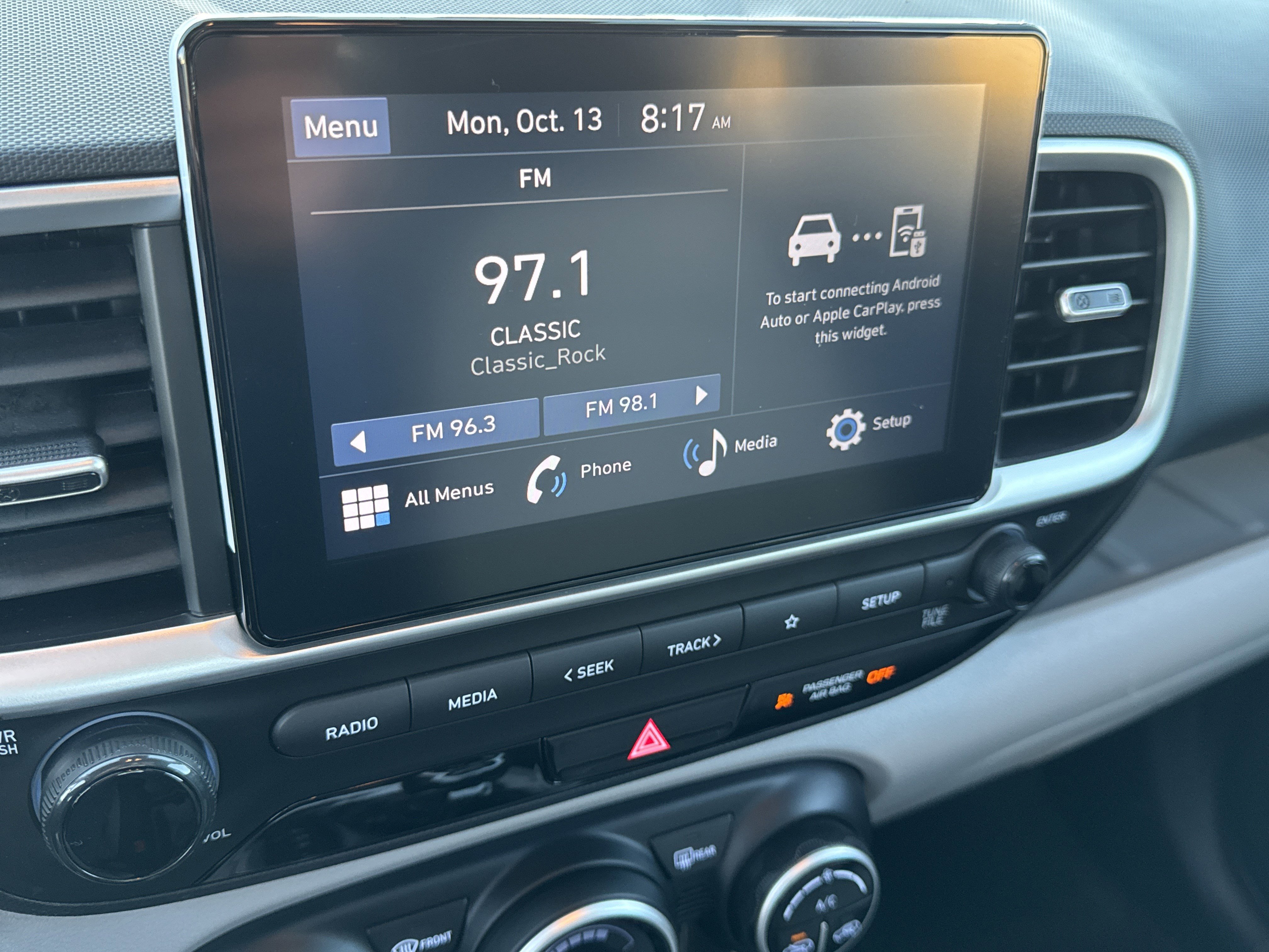 Used 2024 Hyundai Venue SEL image 23