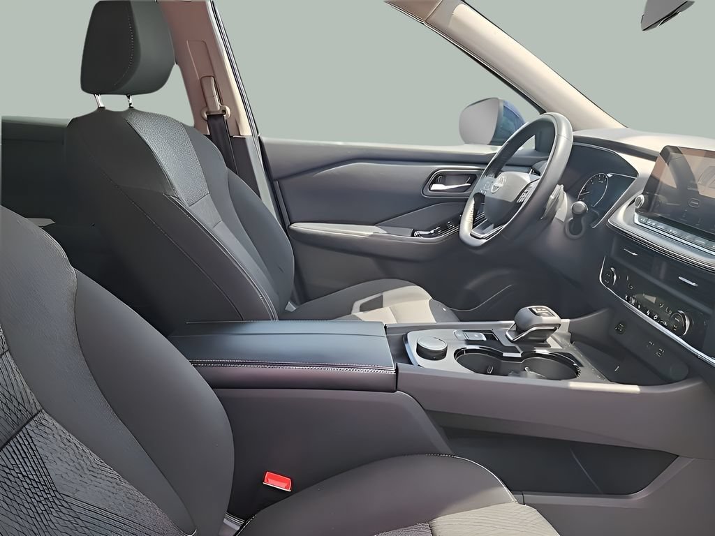 Used 2025 Nissan Rogue SV AWD/4WD image 17