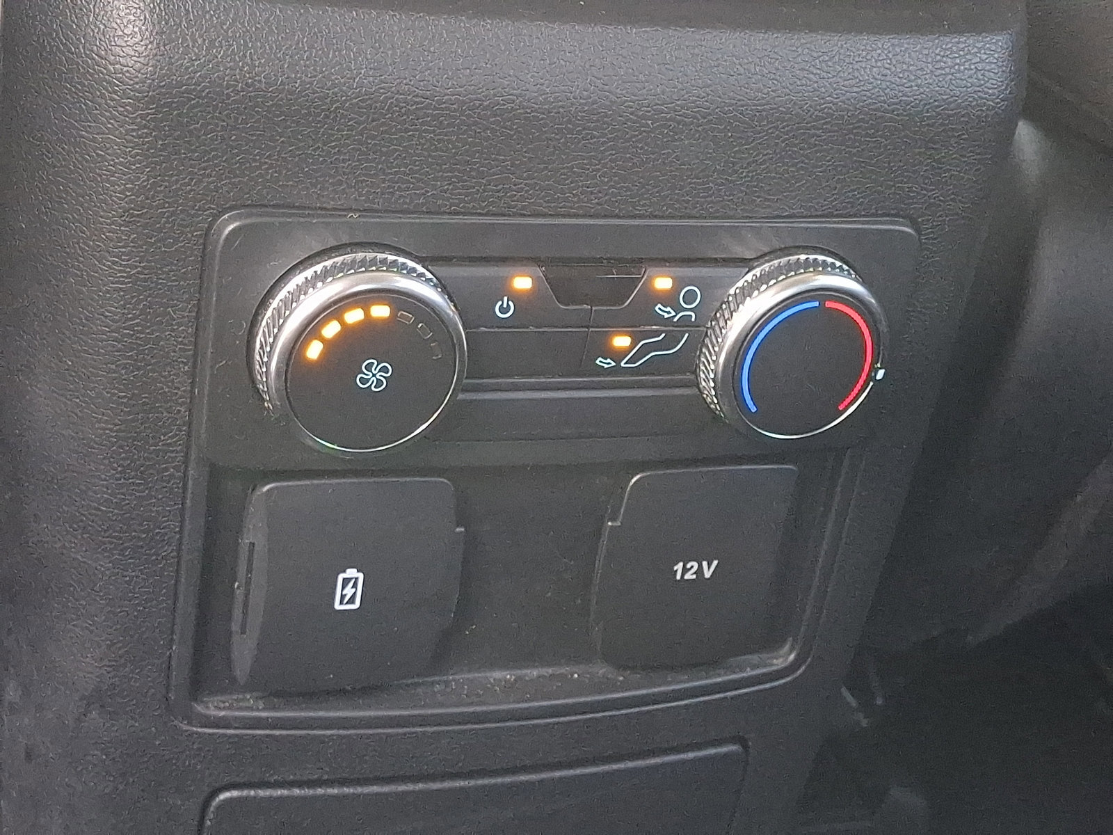 Certified 2022 Ford Explorer XLT w/ Class IV Trailer Tow Package image 13