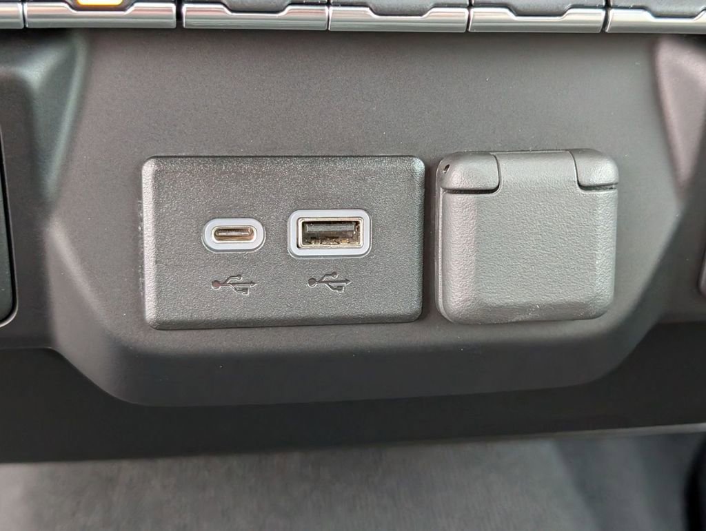 Used 2022 Chevrolet Silverado 1500 LT image 33